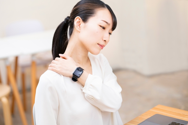 眼精疲労と肩こりの関係